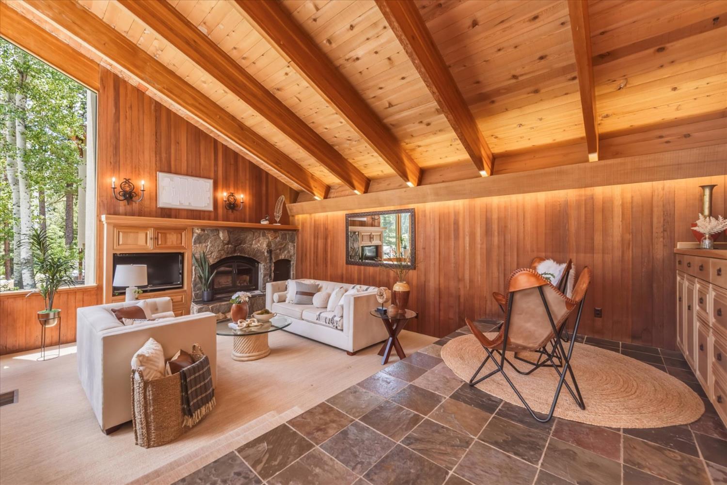 1529 Christy Lane