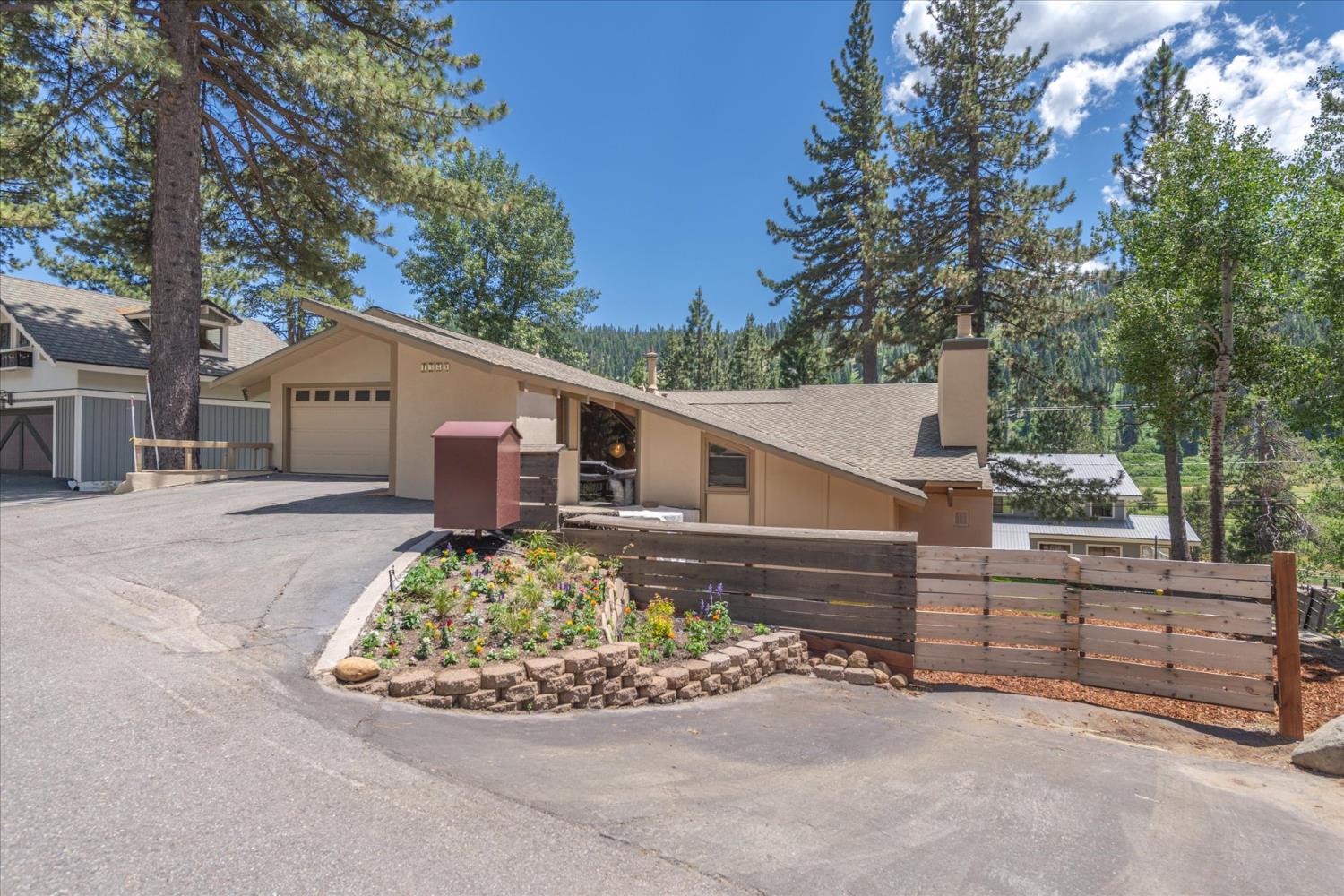 1529 Christy Lane