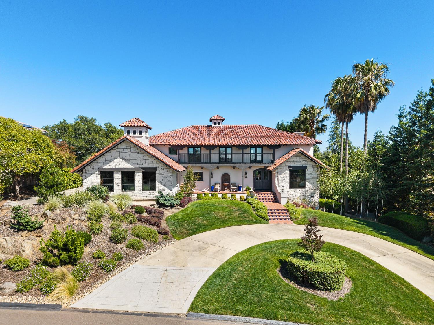 8950 Vista De Lago Court