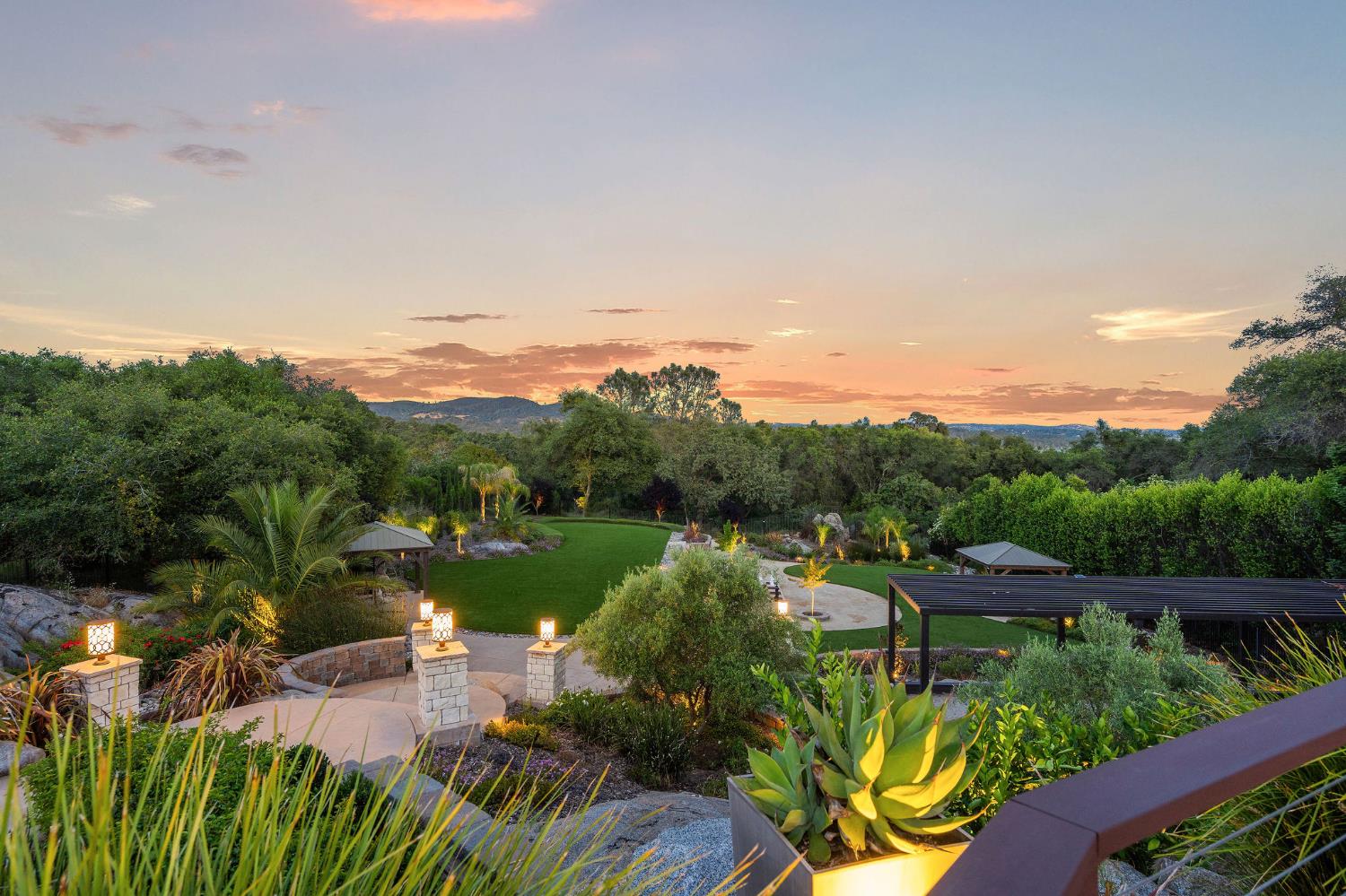 8950 Vista De Lago Court