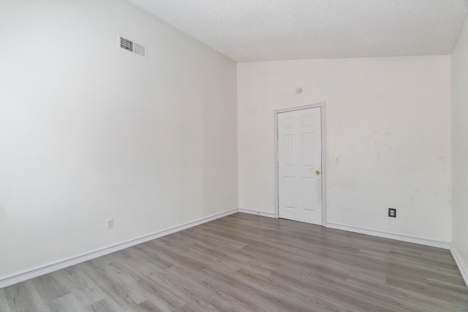 Sacramento, California 95828, United States, 3 Bedrooms Bedrooms, ,2 BathroomsBathrooms,Residential,Active,130643