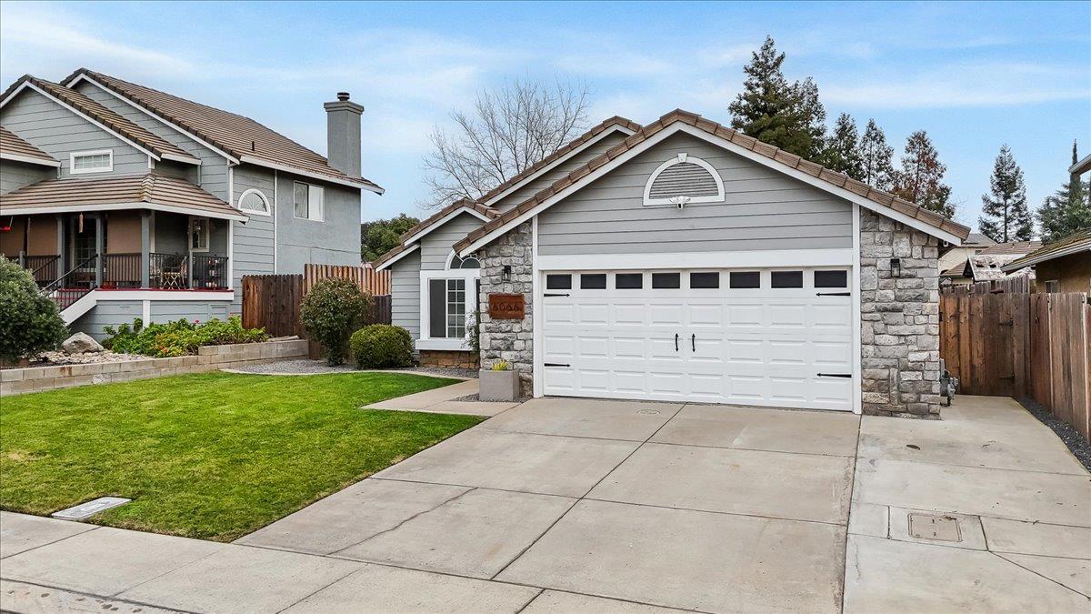 6066 Creek Bend Drive