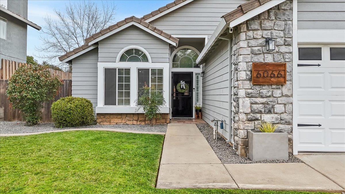 6066 Creek Bend Drive