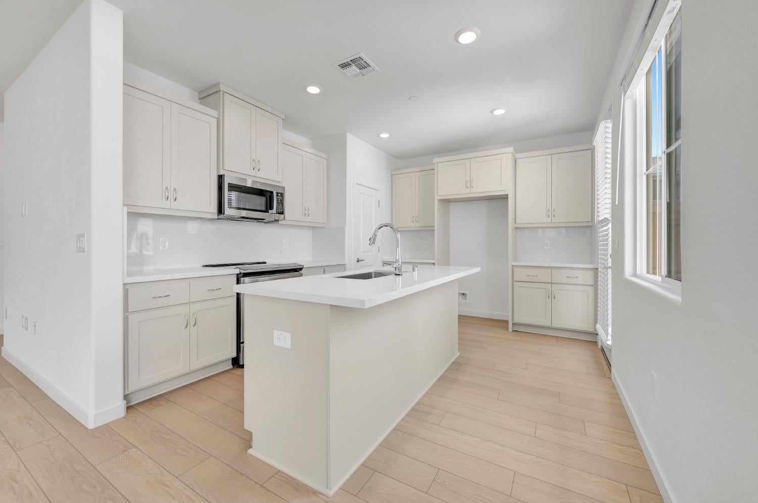 14545 Southpointe Drive 41