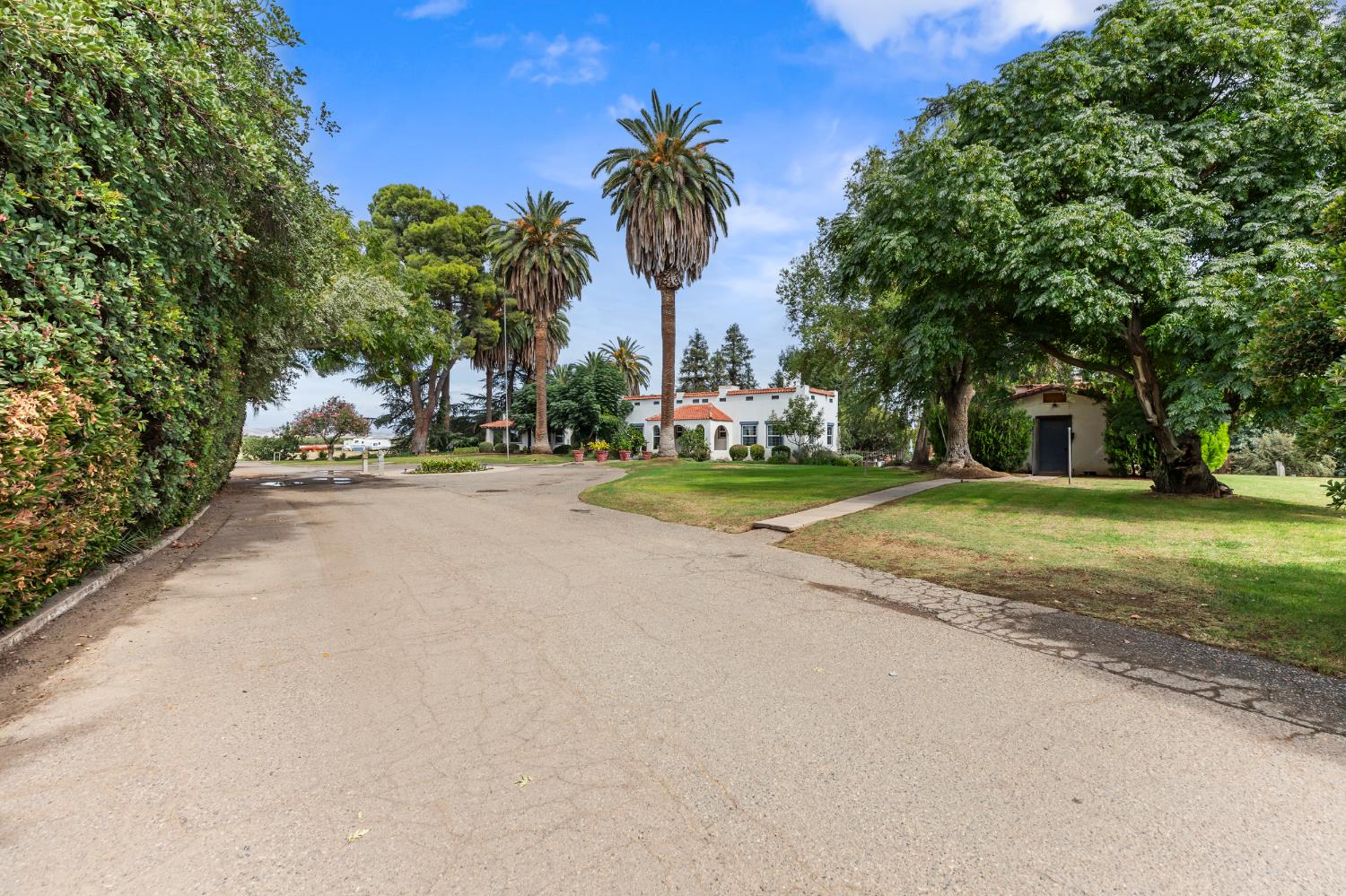 10464 E Herndon Avenue