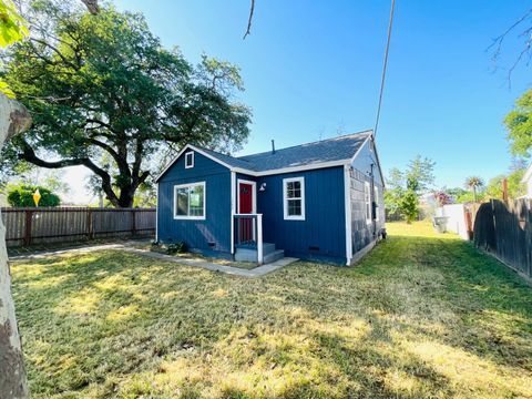 1757 Kenwood Street Sacramento CA 95815