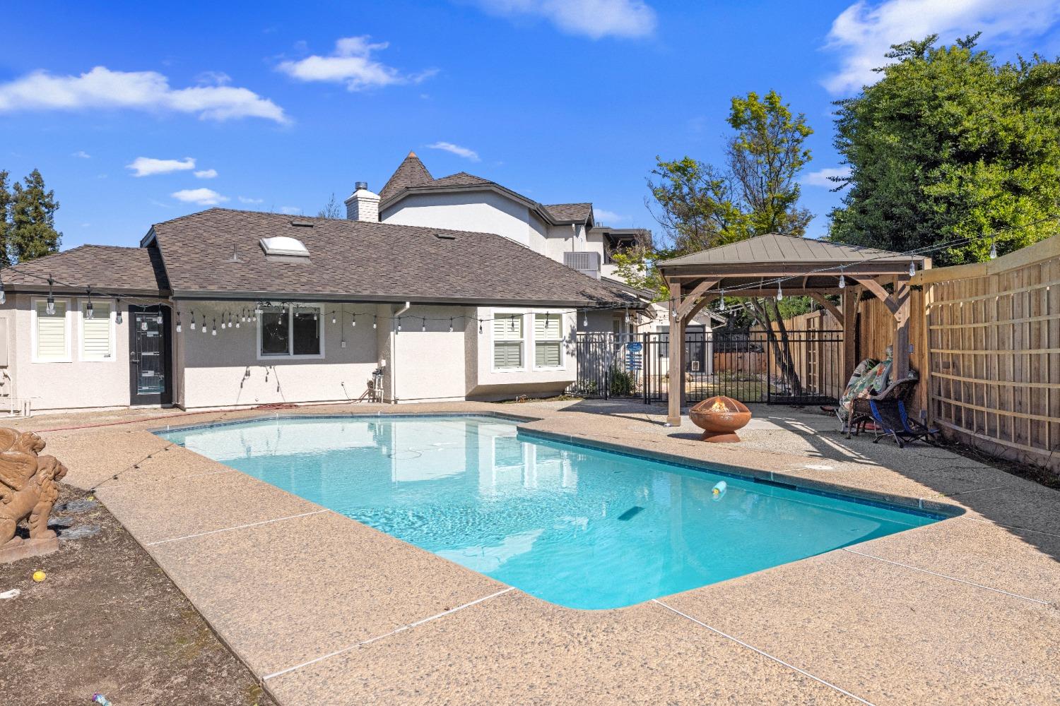 2712 Stuyvesant Circle