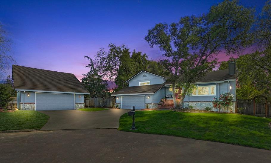 8224 Shadowood Court