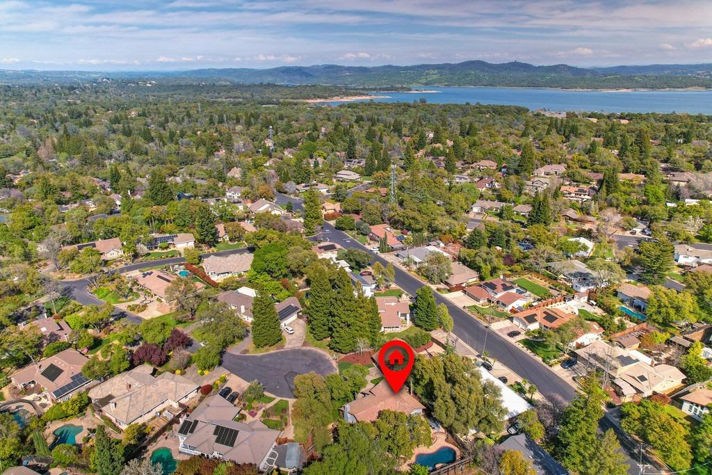 8224 Shadowood Court