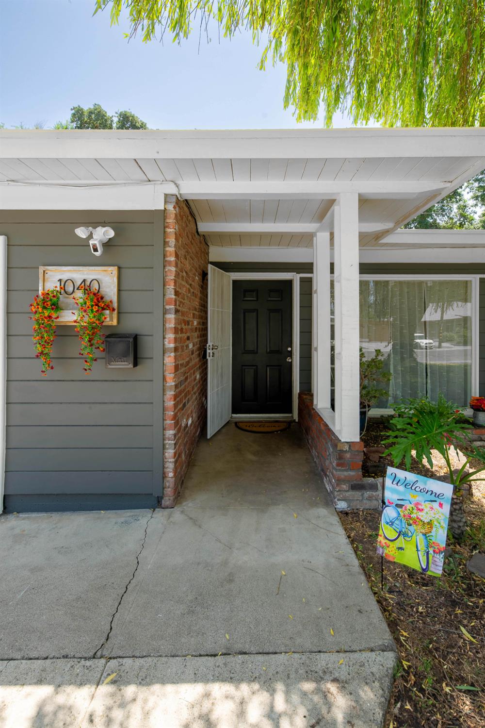 1040 Douglas Road