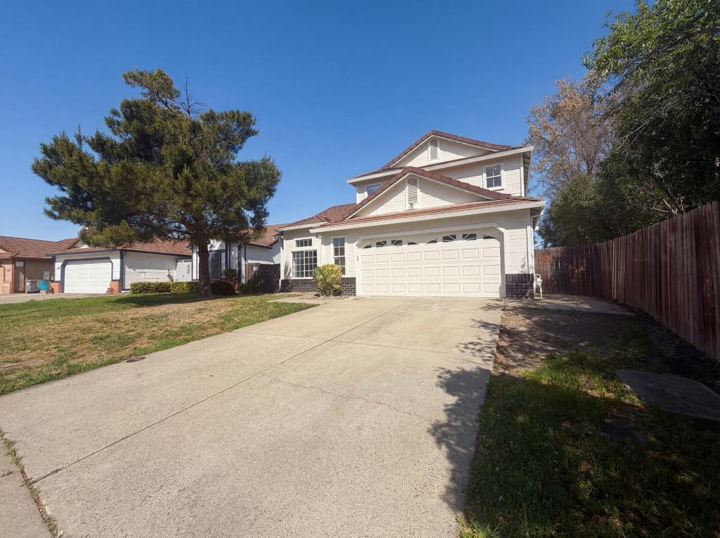 Photo of 7117 Snowy Birch Way, Sacramento, CA 95823 (MLS # 226032840)