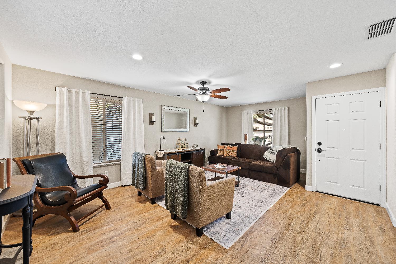 4237 Crazy Horse Road