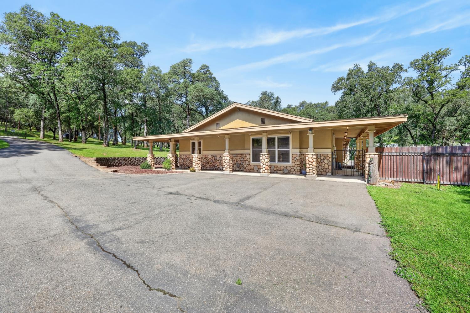5681 Gold Leaf Lane