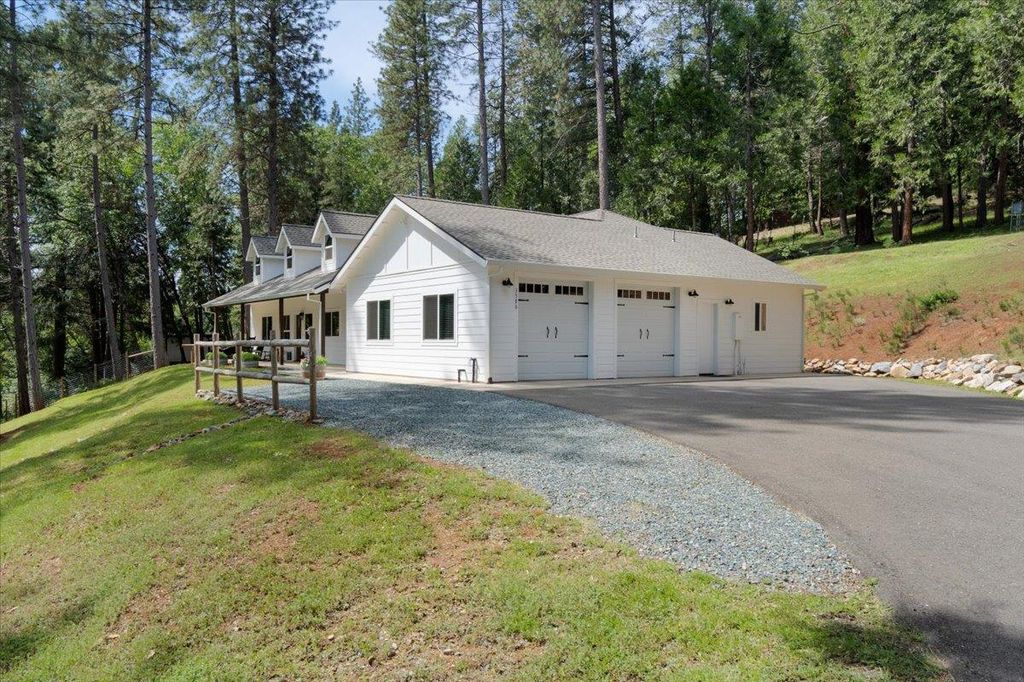 Photo of 3586 Freegold Drive, Camino, CA 95709 (MLS # 226045171)