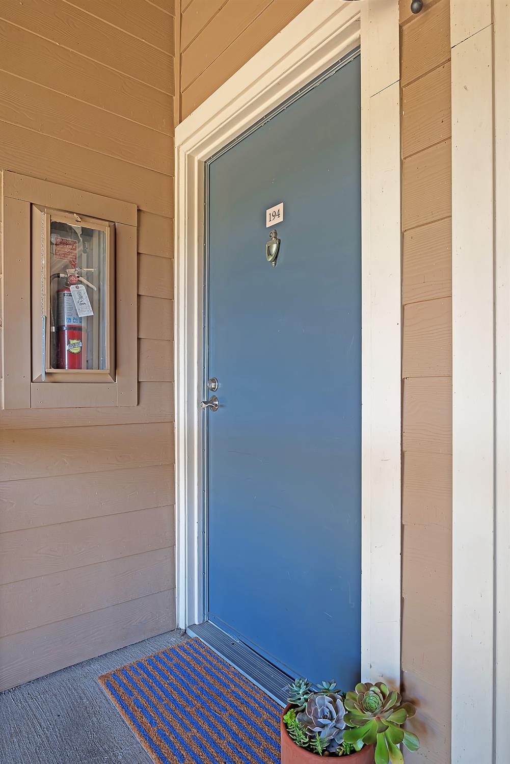 9200 Madison Avenue 194