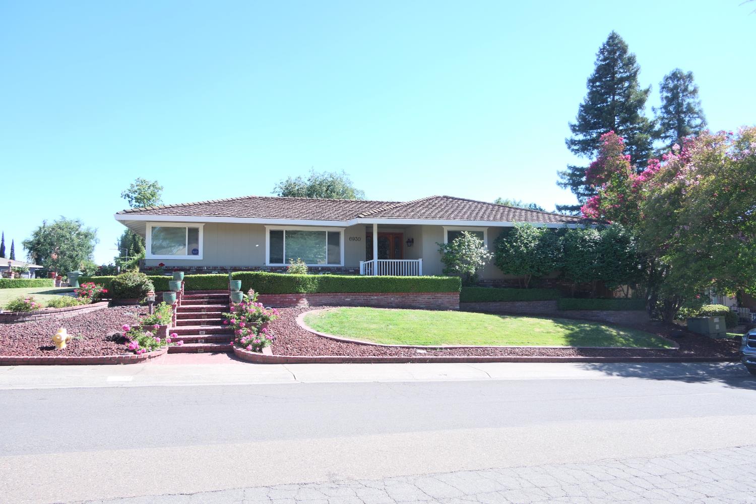 6930 Lisa Marie Way