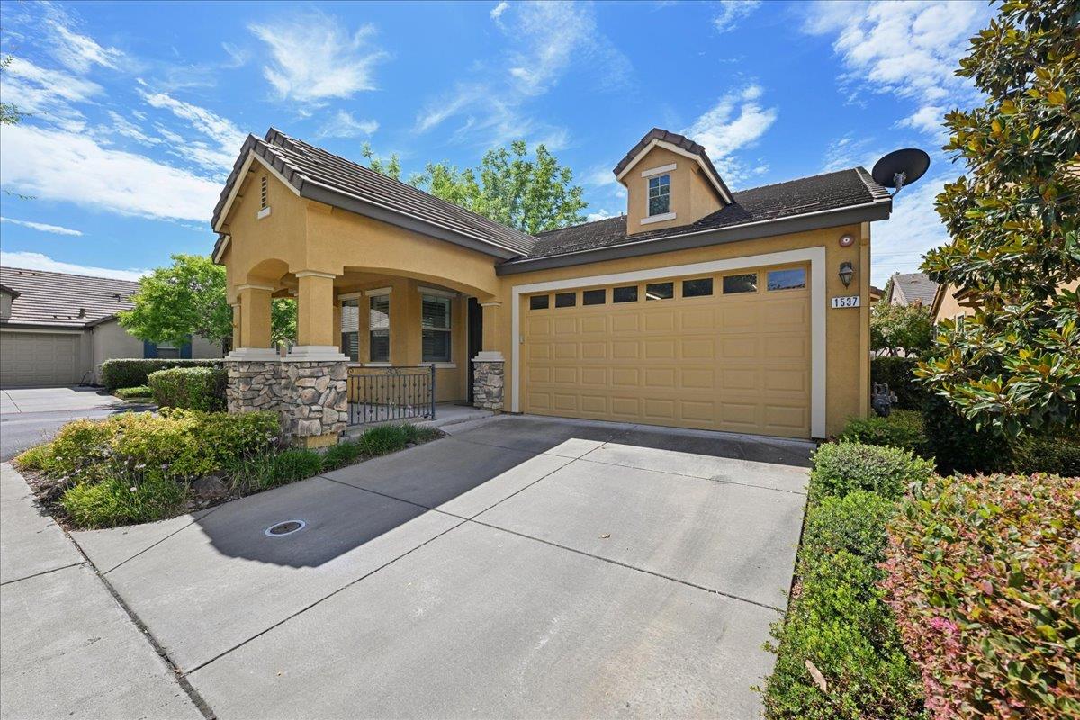 1537 Marseille Lane