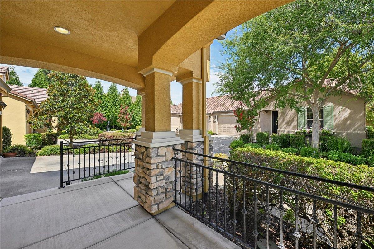 1537 Marseille Lane