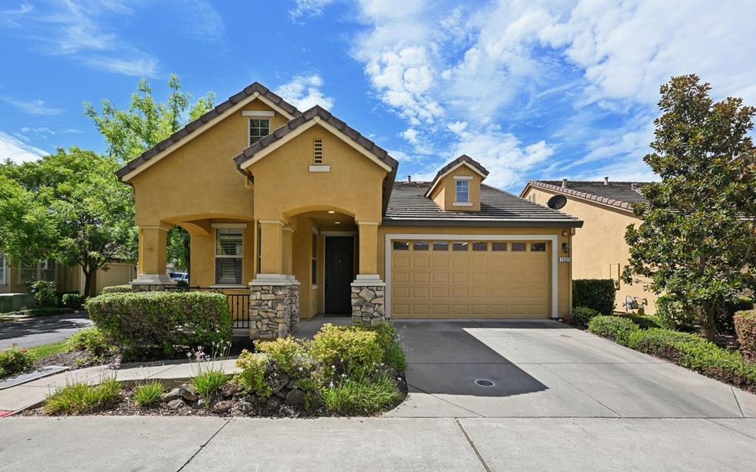 1537 Marseille Lane