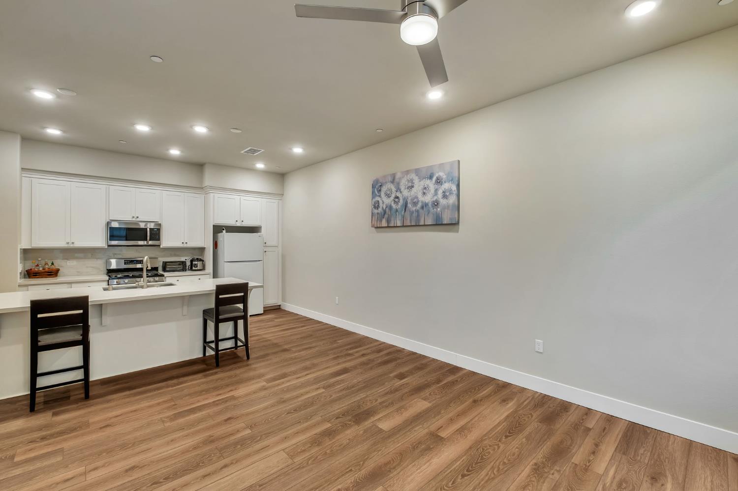 1661 Spring Street 431