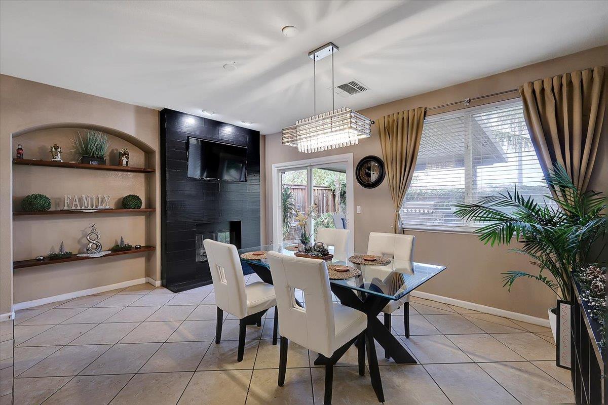 2073 Stone Wood Loop