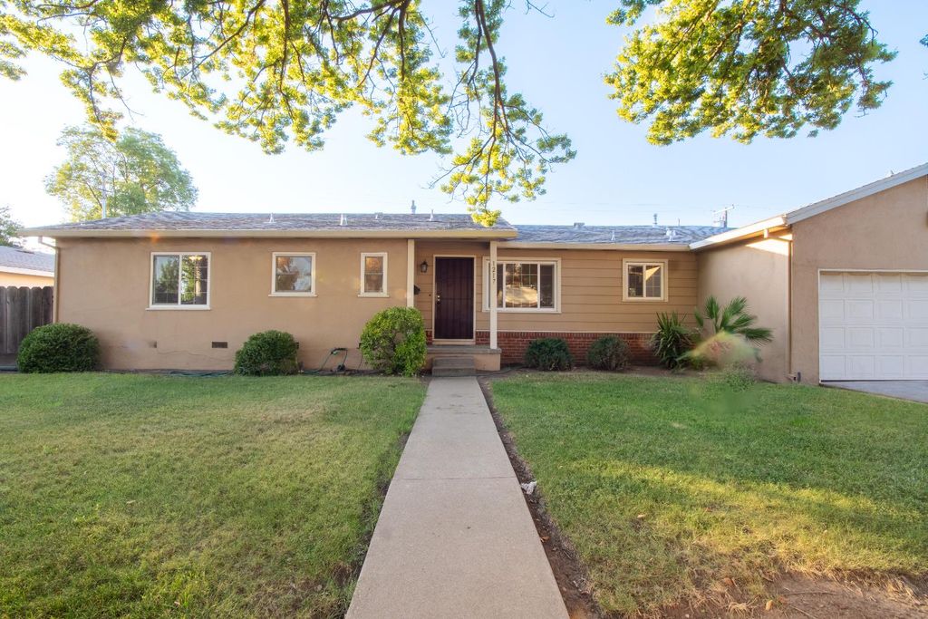 Photo of 1217 Churchill St, Stockton, CA 95207 (MLS # 226020464)