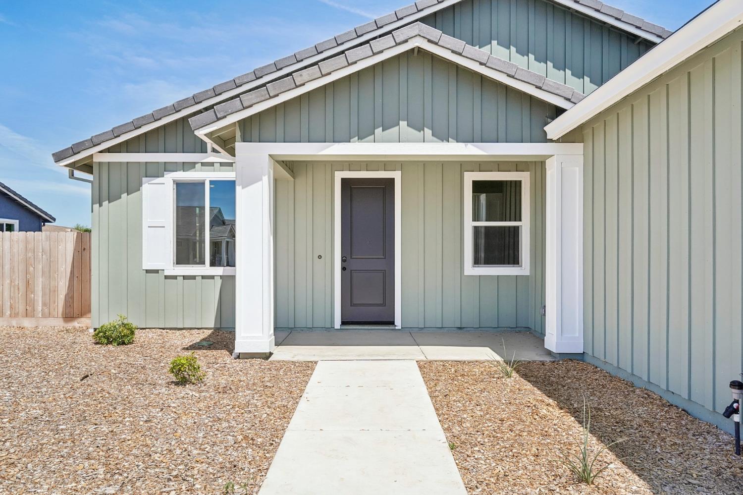 3856 Alexander Circle
