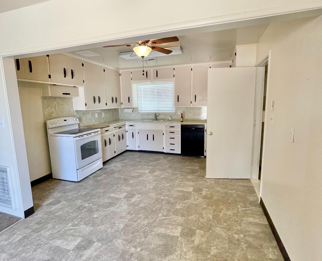 1113 St Francis Avenue