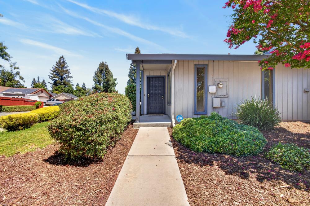 2 Topam Court