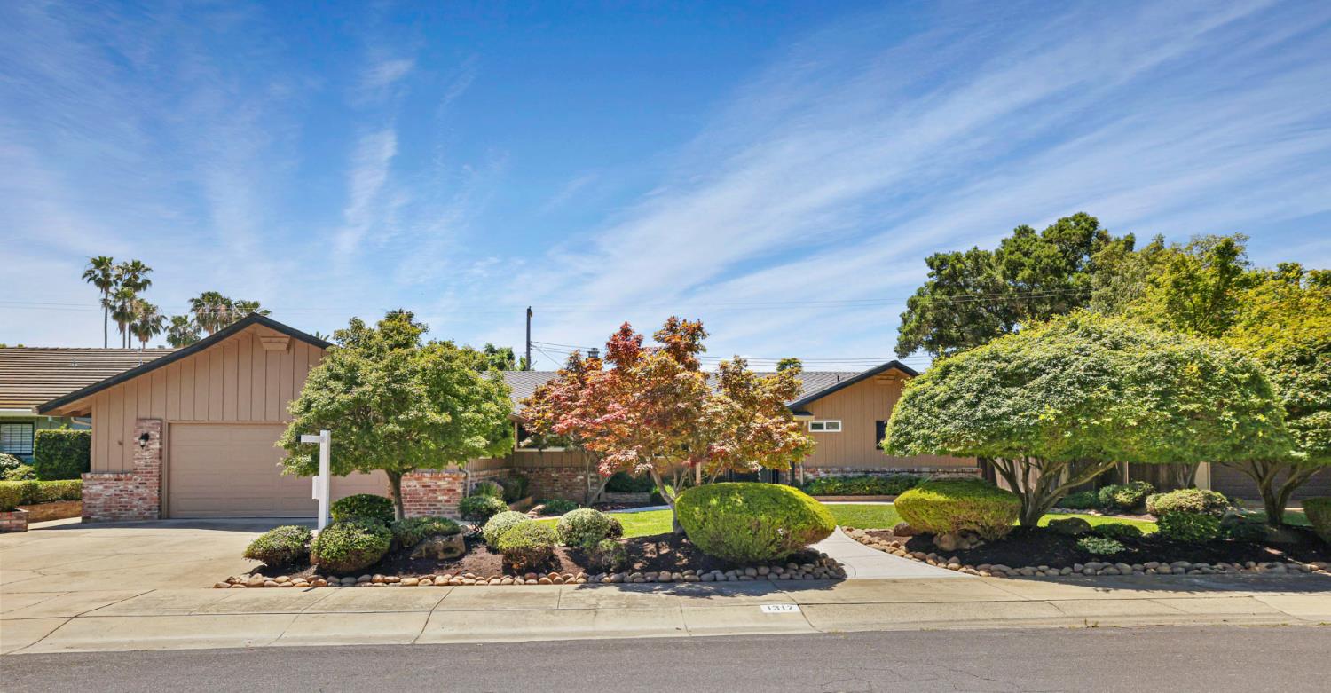 1317 Edgewood Drive