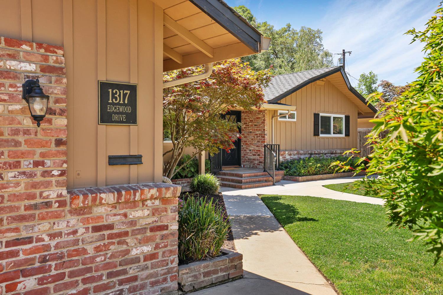 1317 Edgewood Drive