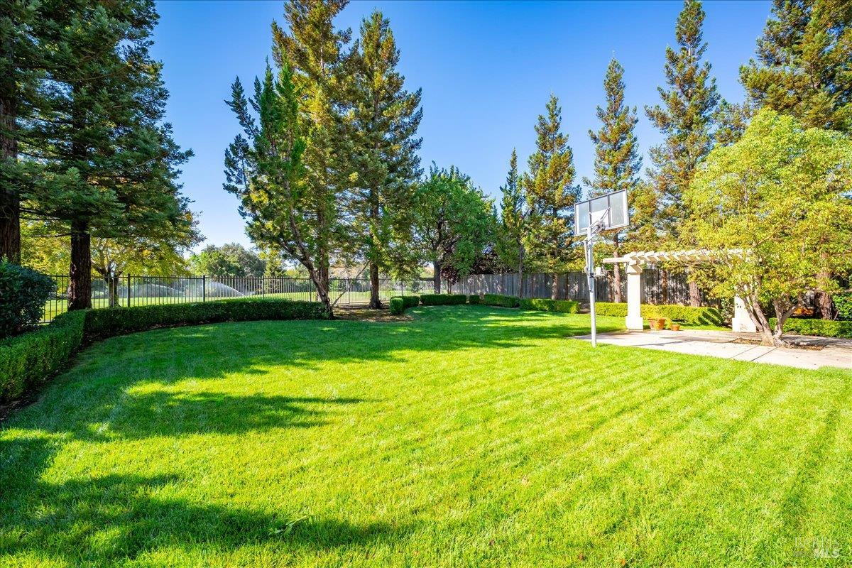 4409 Avondale Circle