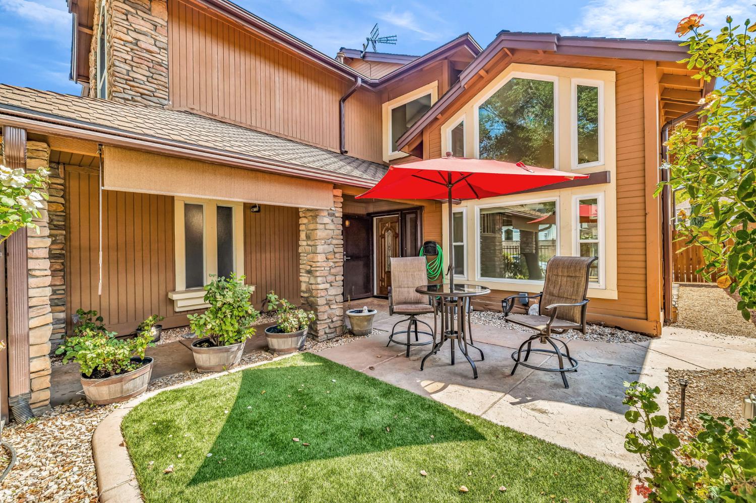 4924 Meadow Pass Way