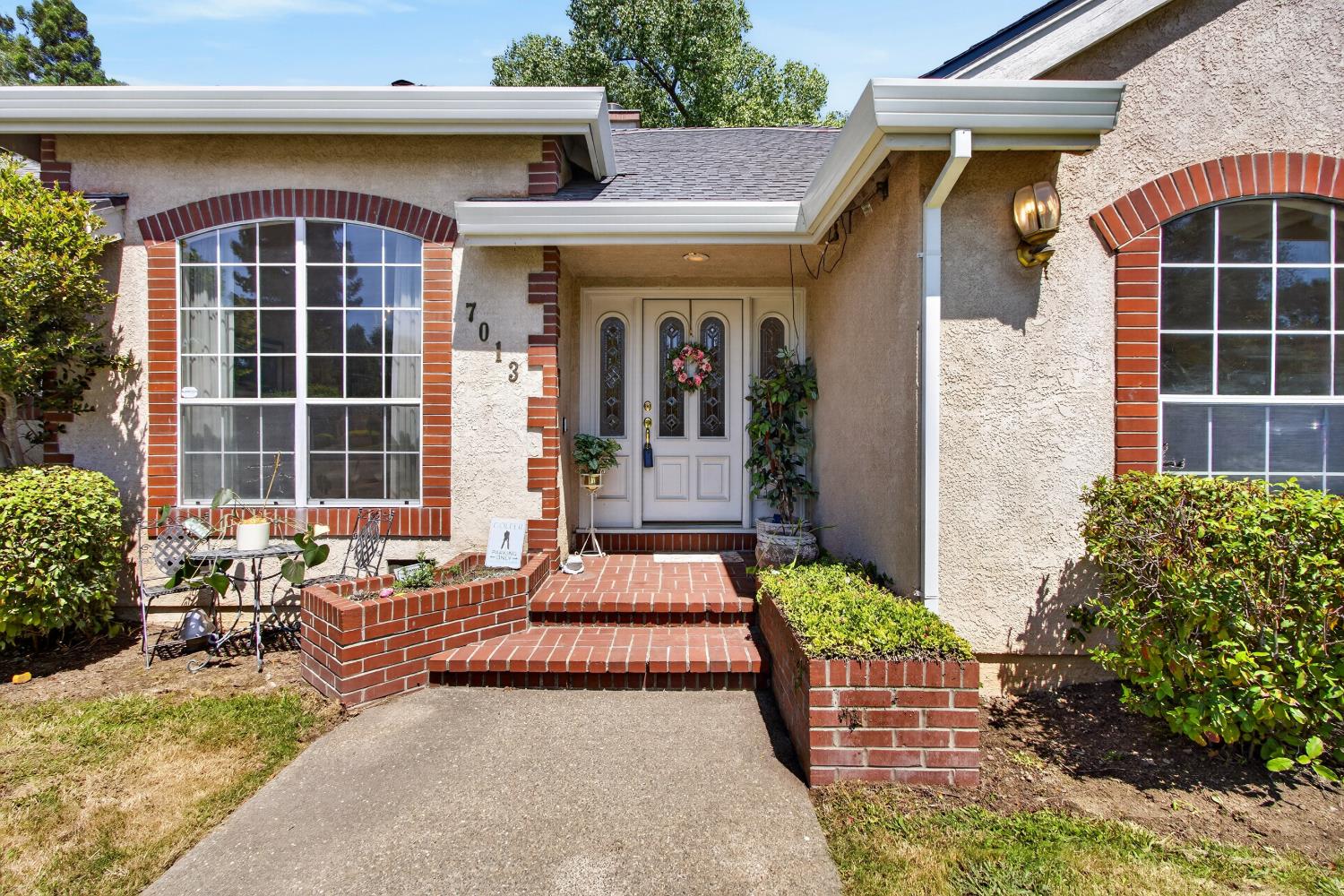 7013 Cedar Oaks Drive