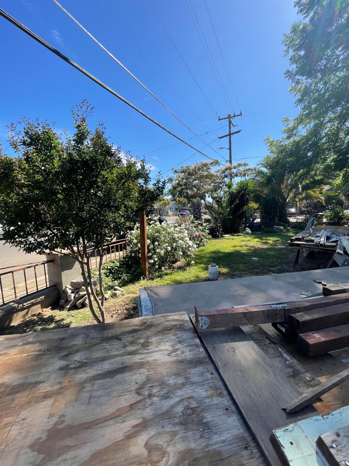 812 E H Street - Photo 4