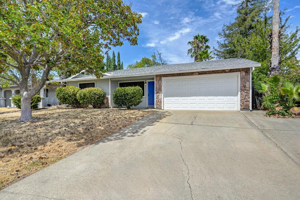8287 Newfield Circle
