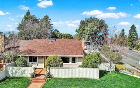 1317 Lake Boulevard, Davis, CA 95616 - MLS#: 225030715