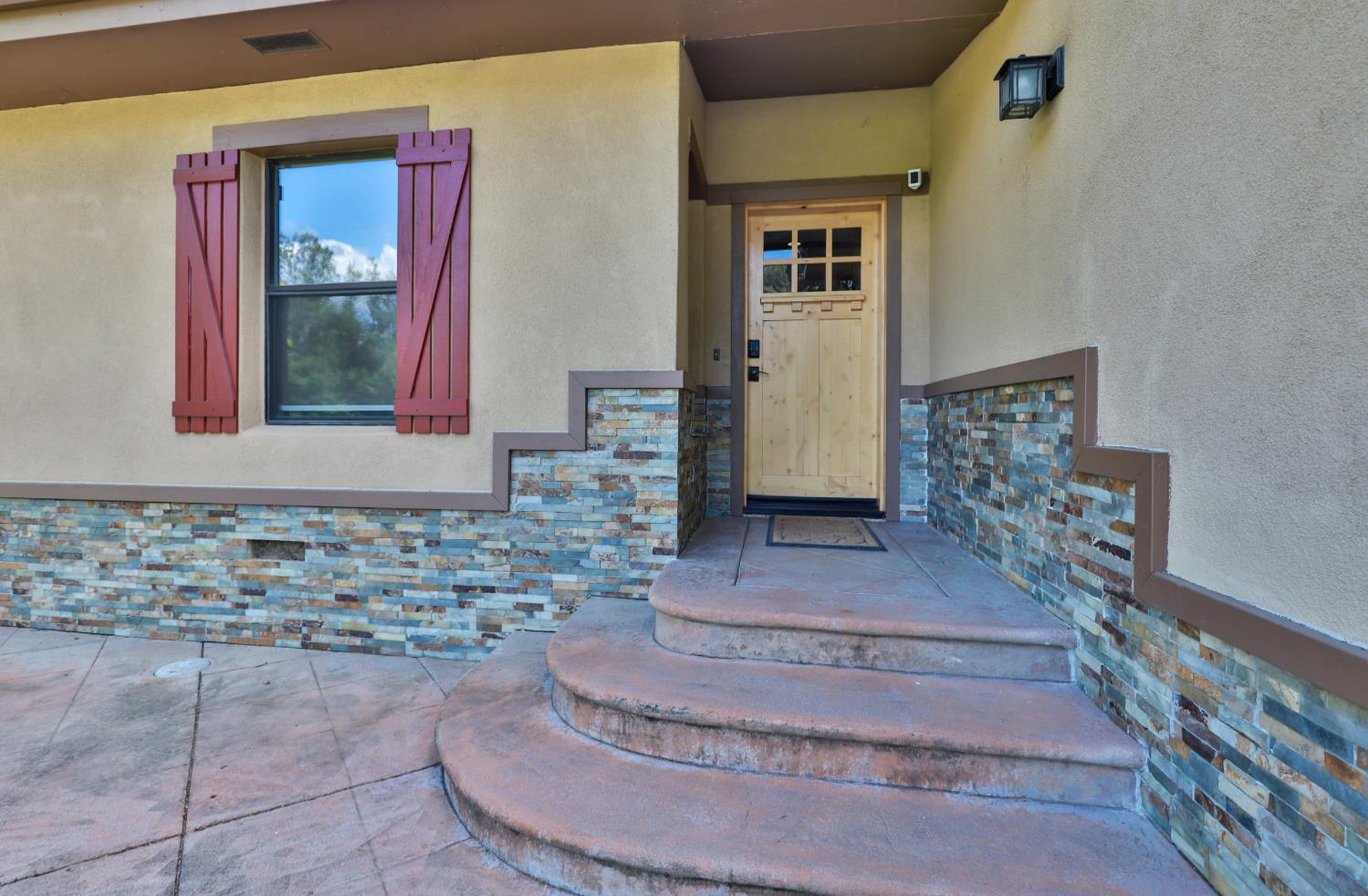 8352 Willow Valley Place