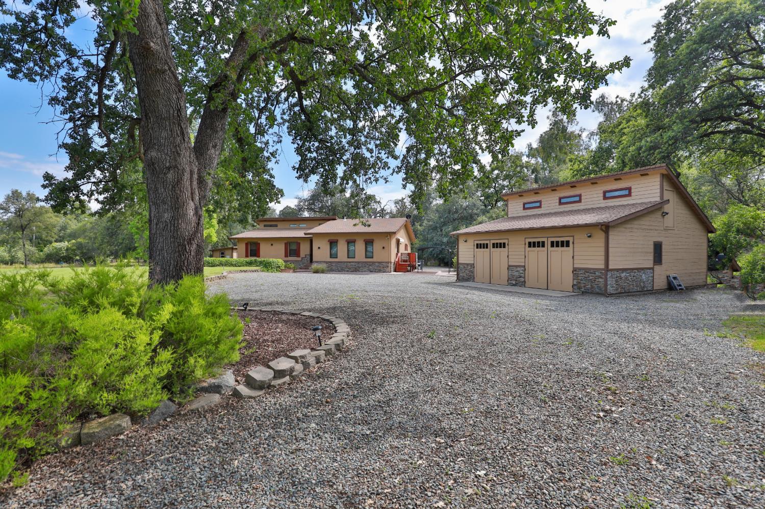 8352 Willow Valley Place