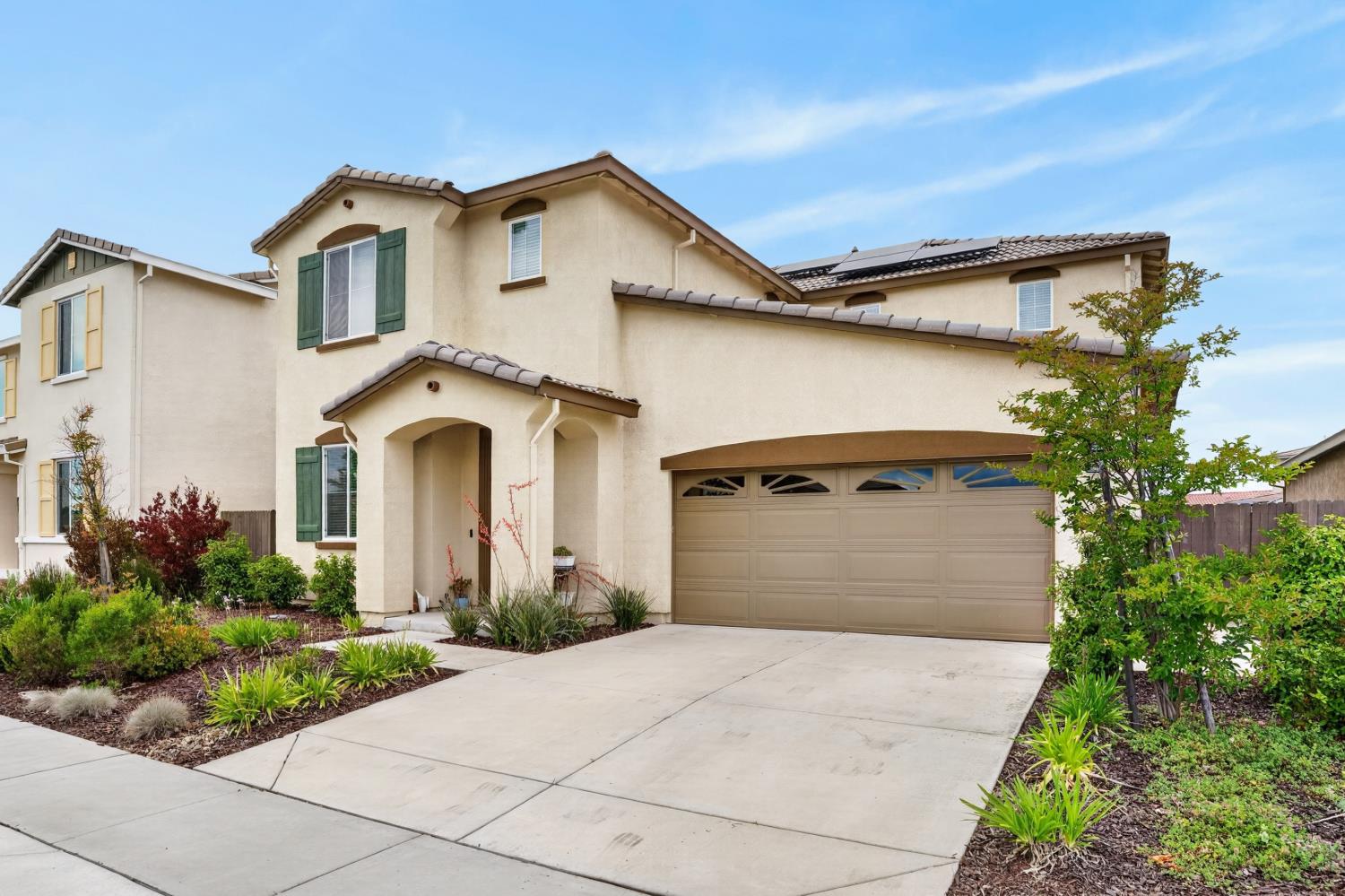 2103 Knotty Pine Way
