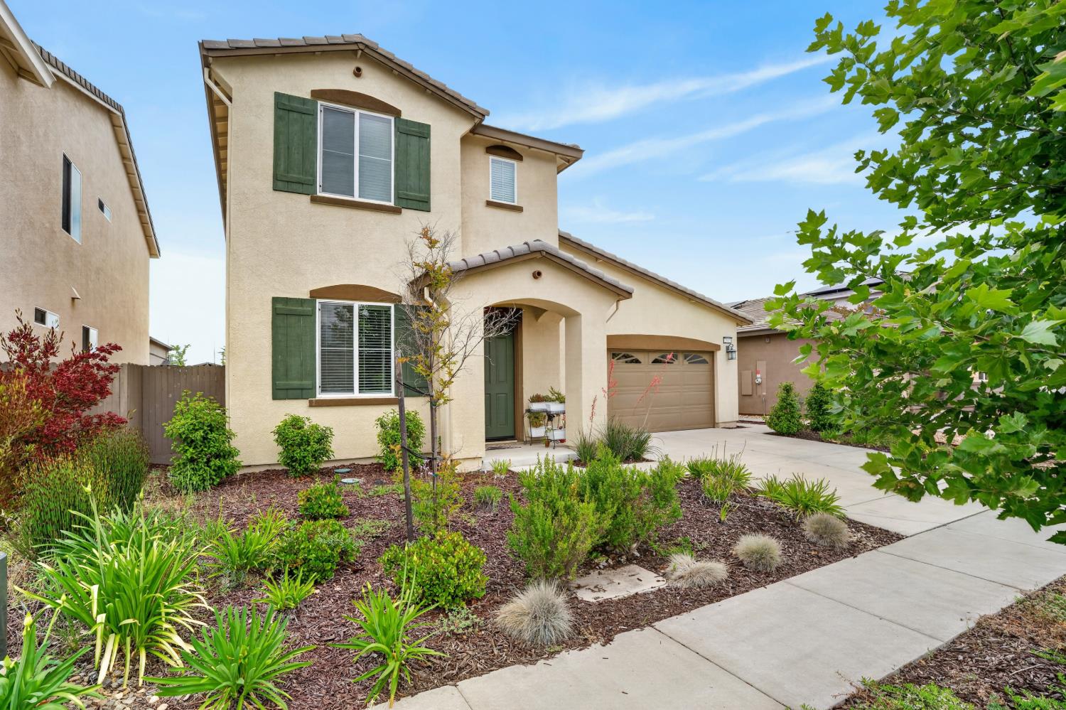 2103 Knotty Pine Way