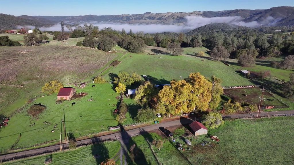 Photo of 5661 Thompson Hill Road, Placerville, CA 95667 (MLS # 225114391)