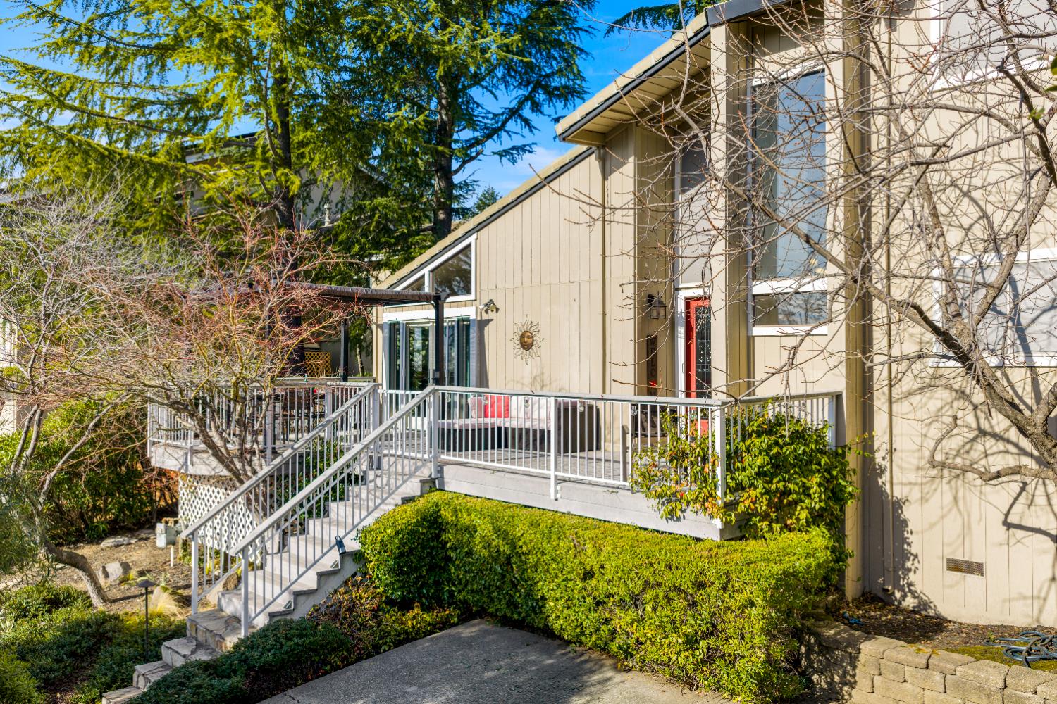 2045 Vista Mar Drive