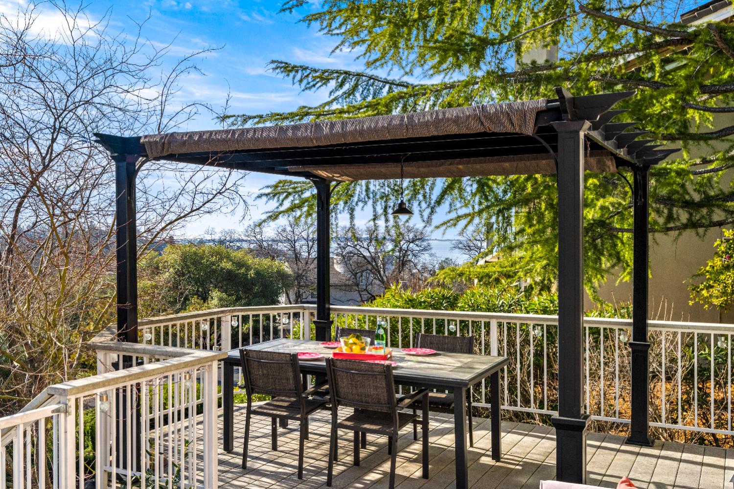 2045 Vista Mar Drive