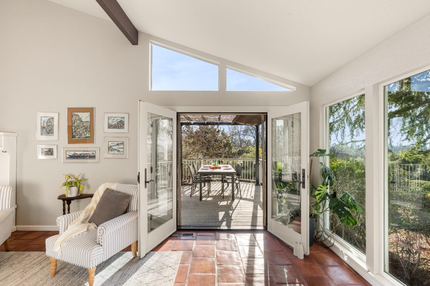 2045 Vista Mar Drive