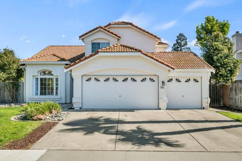 8941 Bramblewood Way Elk Grove CA 95758