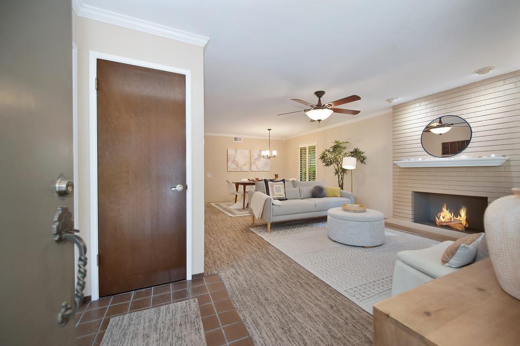 1217 Vanderbilt Way