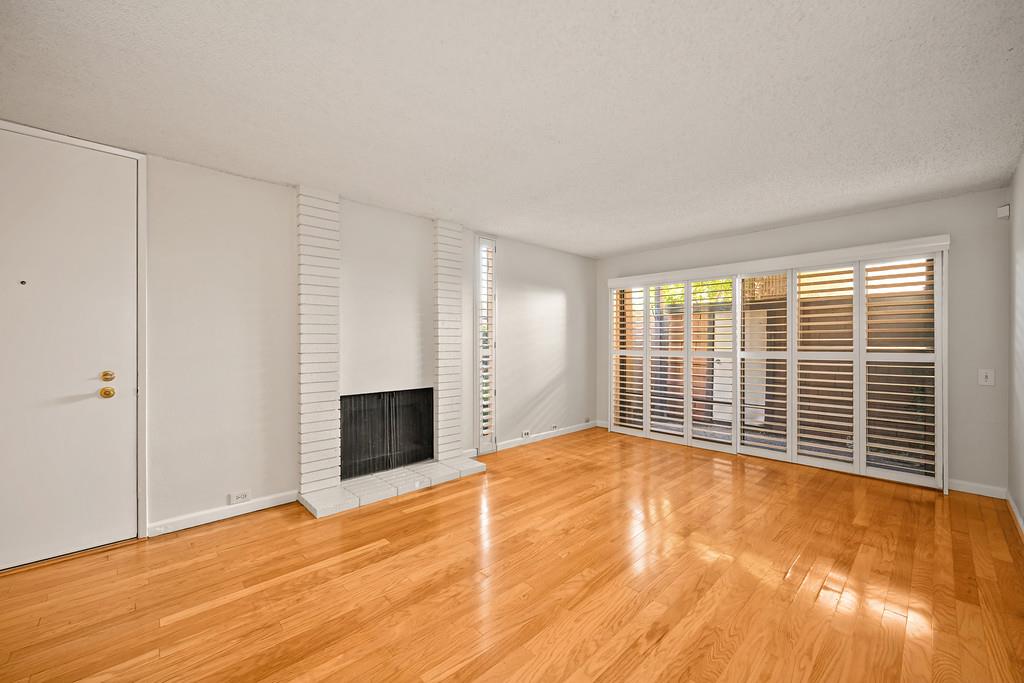 2270 Woodside Lane 1