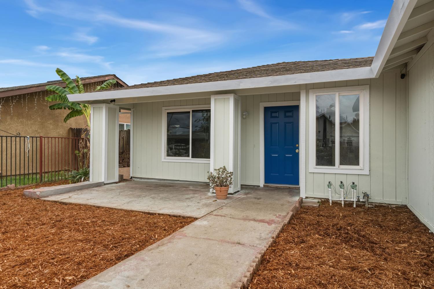 5890 Tangerine Avenue