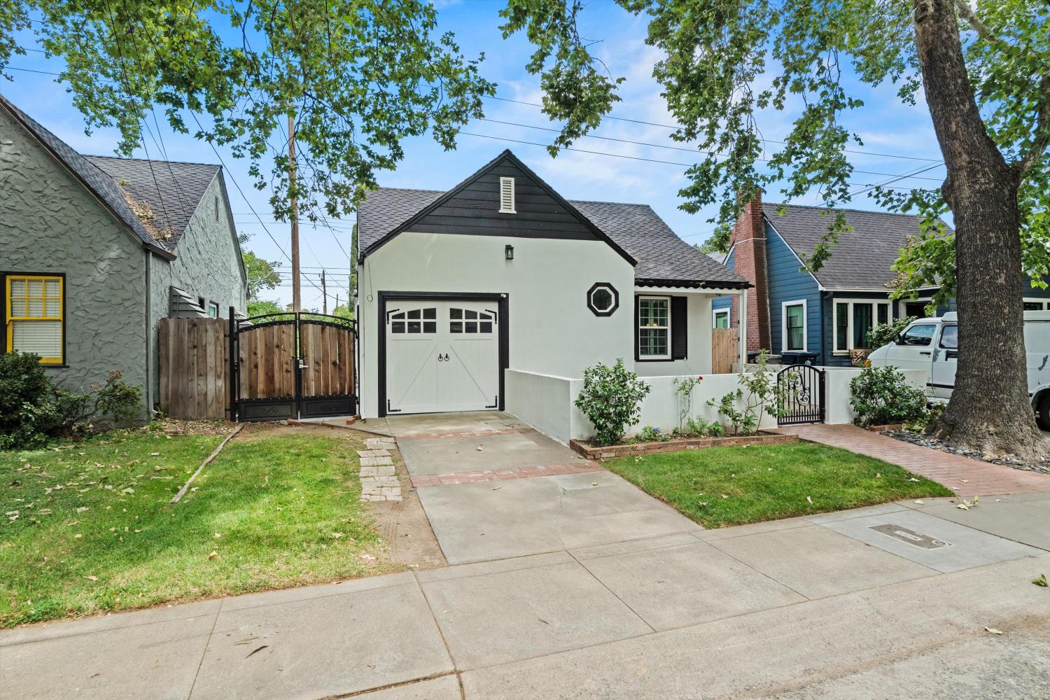 2615 Freeport Boulevard